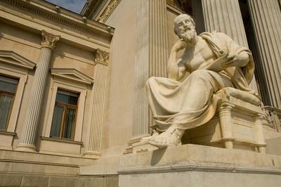 statue-756624_1920.jpg